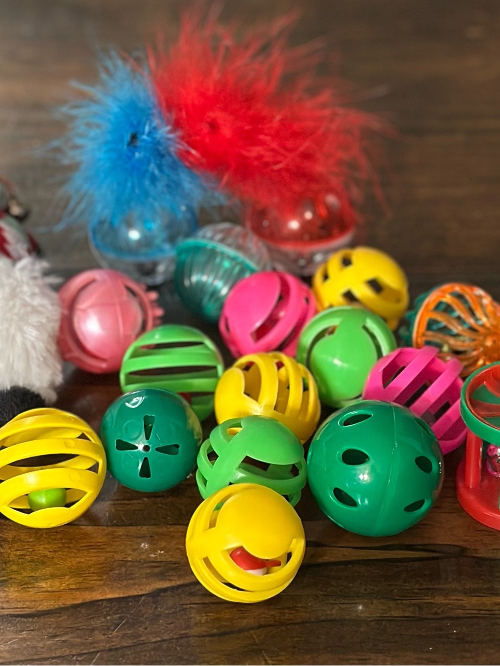 Cat Toy Bundle – Colorful Jingle Balls, Rattle Toys & Christmas Gnome